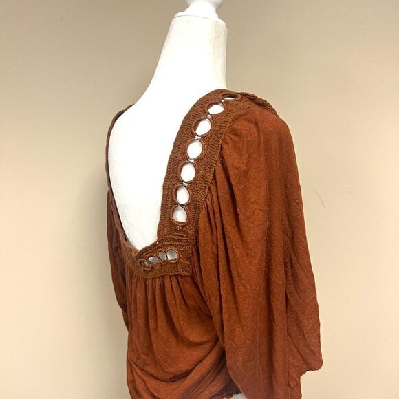 Free People linen blend boho style top.  Size XS - Picture 8 of 8